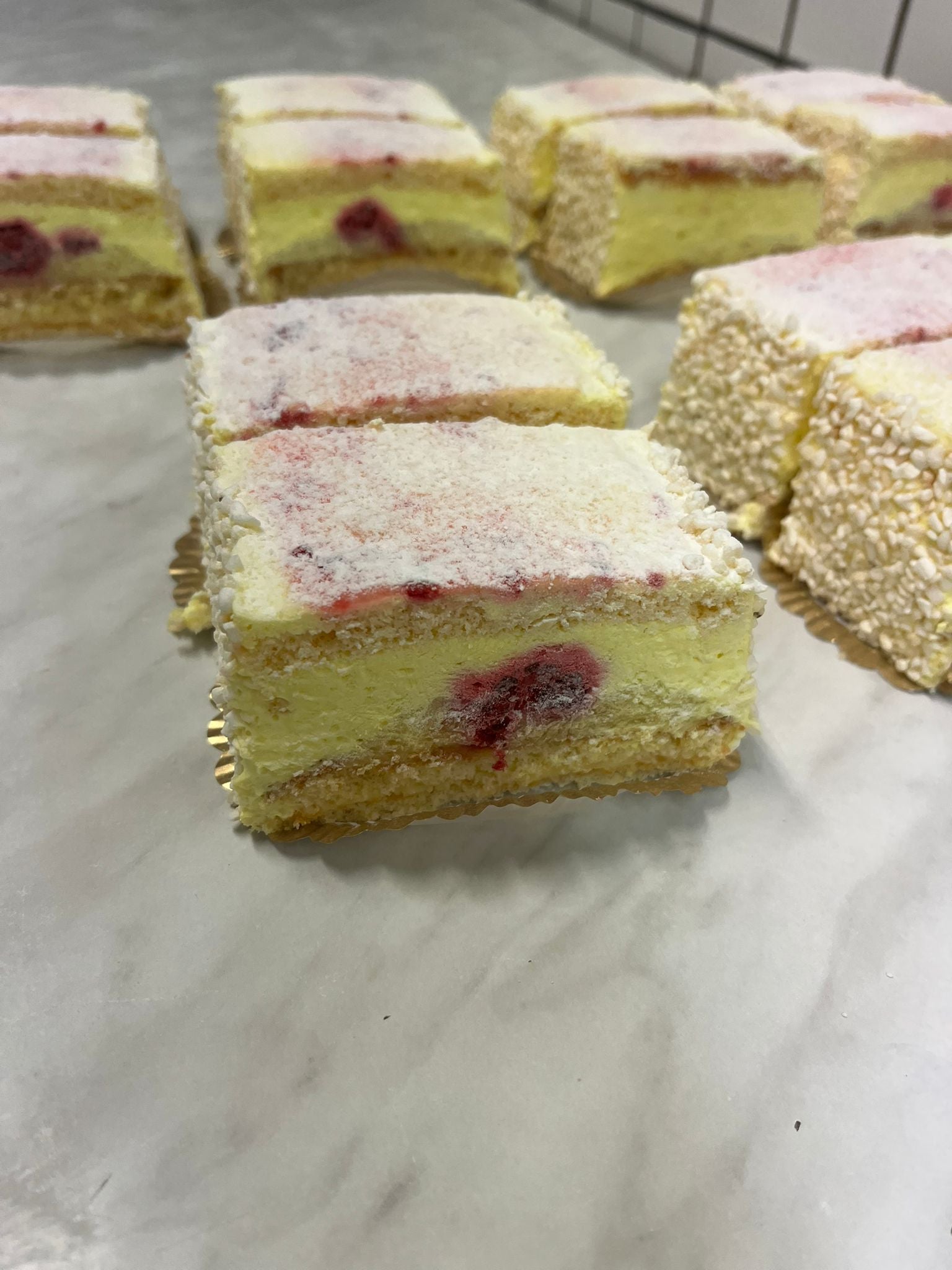 Citronbakelse 2-pack — Frisk Bakelse med Citronmousse & Marsipan 300g